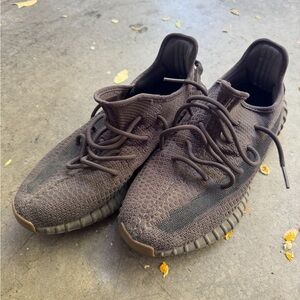 Yeezy 350 cinder 11.5